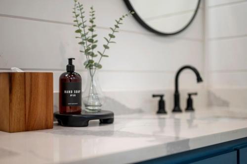 New Rustic Luxury Firepit Spa Games Sleeps 8 New Rustic Luxury Firepit Spa Games Sleeps 8