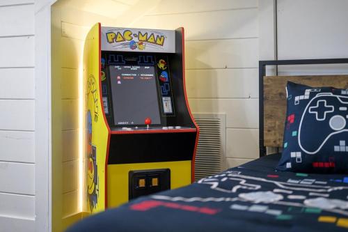 New Rustic Luxury Firepit Spa Games Sleeps 8 New Rustic Luxury Firepit Spa Games Sleeps 8