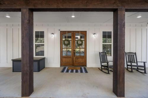 New Rustic Luxury Firepit Spa Games Sleeps 8 New Rustic Luxury Firepit Spa Games Sleeps 8