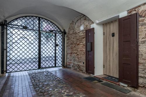 One-Bedroom Apartment image 6