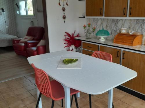 . Gîte loft au bord de la Meuse avec jardin, terrasses et activités variées à Vilosnes-Haraumont - FR-1-585-81