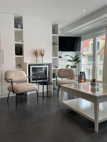 Two-Bedroom Apartment image 6