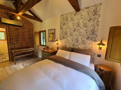 Échappée Enchantée dans une Ancienne Gare au Bord de la Forêt d'Orléans - FR-1-590-268 (Echappee Enchantee dans une Ancienne Gare au Bord de la Foret d'Orleans - FR-1-590-268) in Chateauneuf-sur-Loire