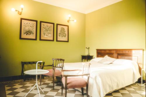 1 queen bed