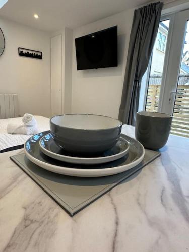 Whitsun Studio - Brand New listing! Room Type - One-Bedroom Apartment