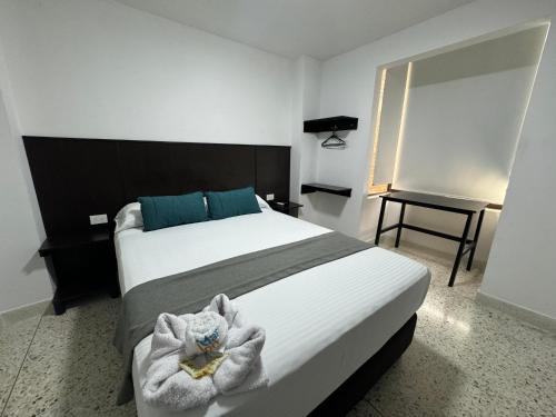 Large Double Room image 6