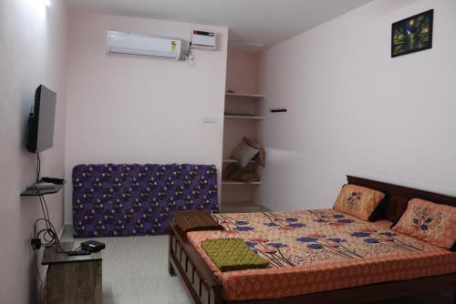 Royal Experience Pink Breeze Villa, Kuvathur ECR Highway Chennai in Kodapattinam