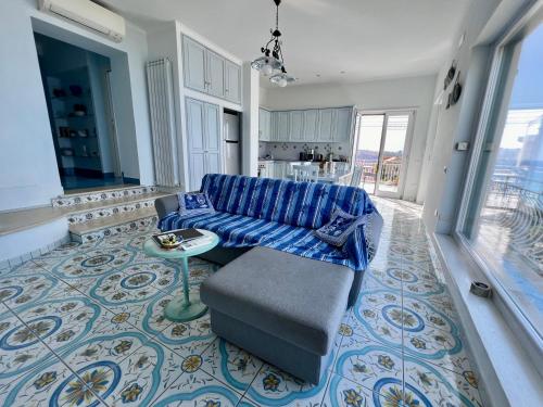 One-Bedroom Apartment image 9