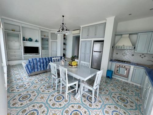 One-Bedroom Apartment image 6
