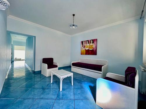 One-Bedroom Apartment image 4