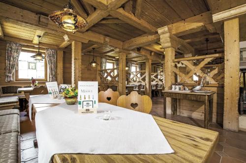 餐廳, Wellness-Appartements Berchtesgadener Land in 阿因林格