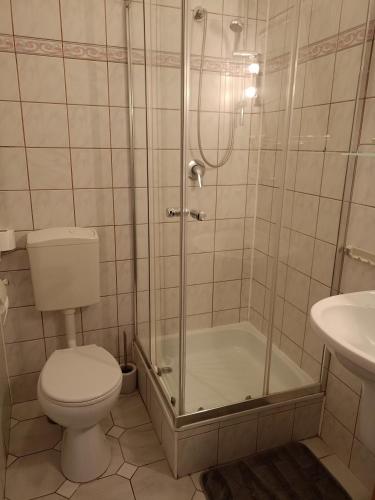 Twin Room with Private Bathroom