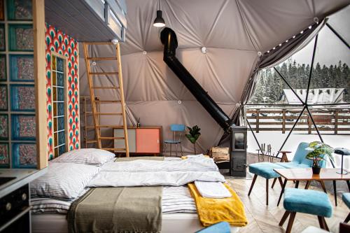 5 twin beds