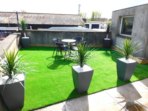 Newly refurbished 1 bed Apt in Hamilton Close to station and local amenities in Hamilton