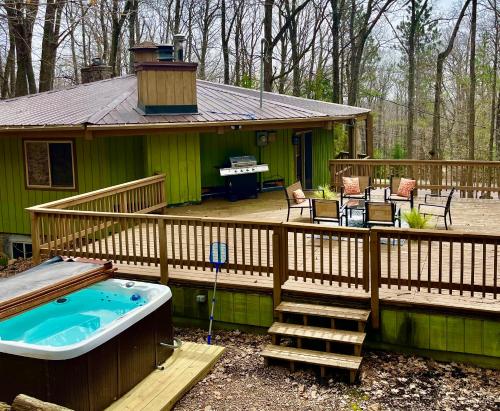 Unique Octagon Ski Lodge in State Park w/ Hot Tub