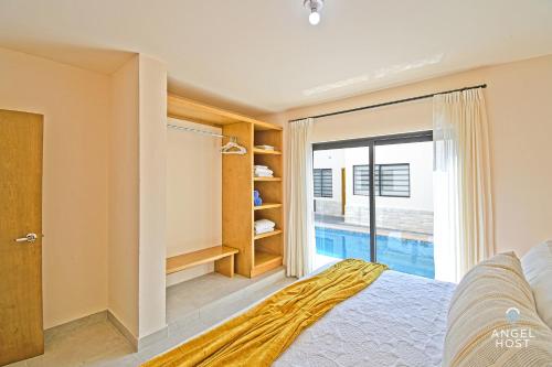 NEW Comfy Stay with Pool Onsite Steps from Malecón