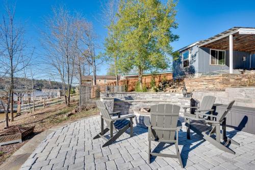 Lakefront New London Retreat with Dock and Hot Tub!