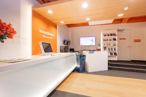 easyHotel Maastricht City Centre - image 12