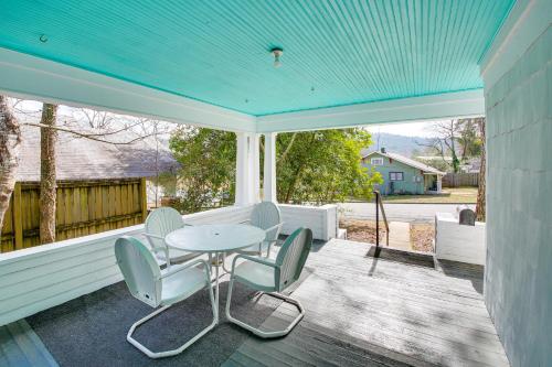 Charming Hot Springs Home Less Than 2 Mi to Bathhouse Row! in Hot Springs, USA
