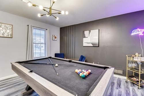 Poconos Home with Pool Access about 6 Mi to Ski Resort in Long Pond, USA