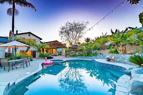 B&B Encinitas - Resort style back yard heated pool and spa - Bed and Breakfast Encinitas