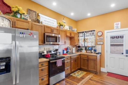 Stockyards Patriot Outpost - Sleeps 8 - Just 3/4 Miles in Fort Worth, USA