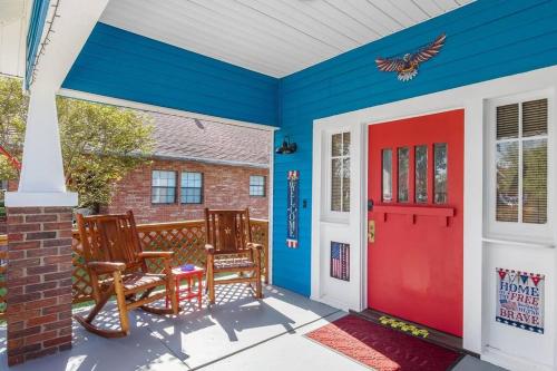 Stockyards Patriot Outpost - Sleeps 8 - Just 3/4 Miles