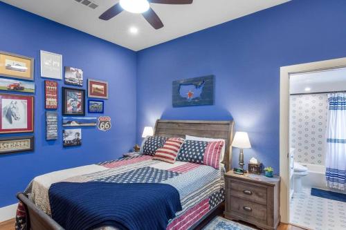 Stockyards Patriot Outpost - Sleeps 8 - Just 3/4 Miles