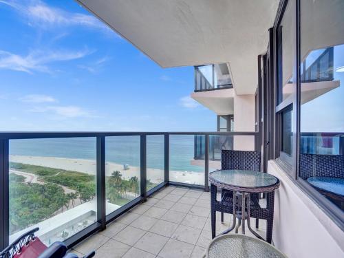Ocean View Condo Beach Service 1504 in Miami Beach, USA