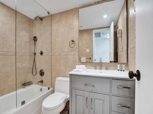 Ocean View Condo Beach Service 1504 in Miami Beach, USA