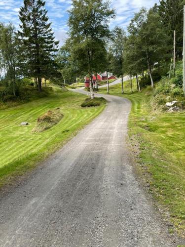 Sjarmerende og romslig bolig, omgitt av vakker natur in Molde