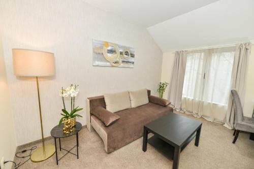 Suite with King Bed and Sofa Bed - Non-Smoking image 3