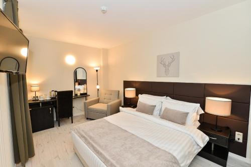 Superior Double Room with Double Bed - Non-Smoking