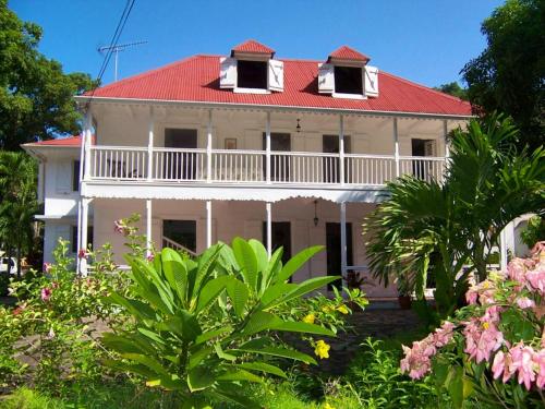 Villa de 6 chambres avec wifi a Vieux Habitants a 3 km de la plage