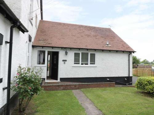 The Cottage in Baxterley. Peaceful home from home. Beautifully finished.