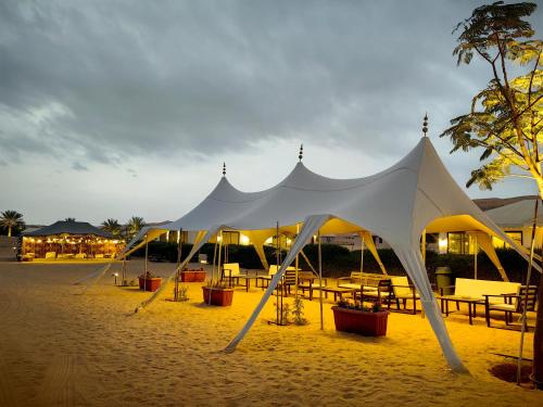Okolí, Desert Rose Camp in A'Sharqiyah Sands (Wahiba)