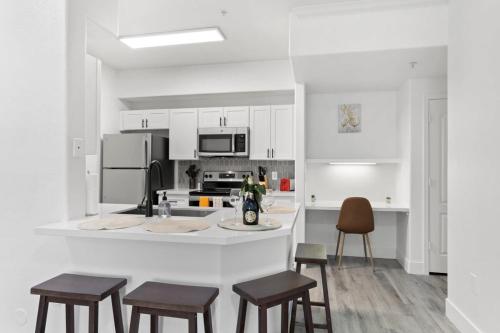 Bright 1BR CozySuites in Downtown Chandler 08 detail