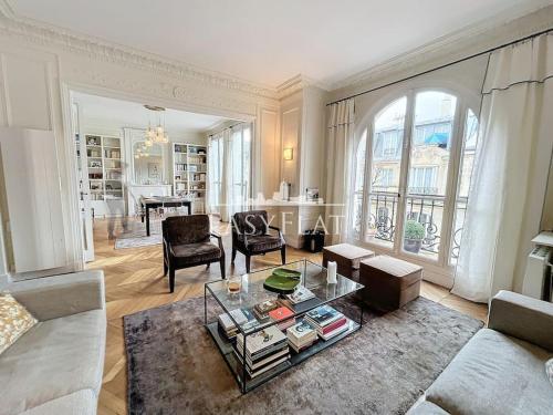 Elegant 3-bedroom apartment near Trocadero, Paris 16ème by Easyflat - Location saisonnière - Paris