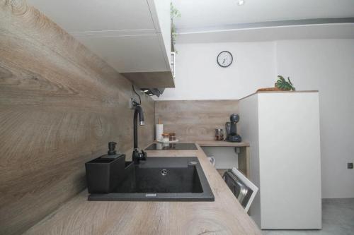 One-Bedroom Apartment image 10