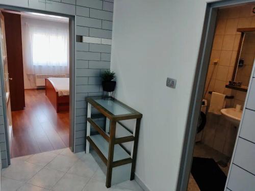 One-Bedroom Apartment image 2