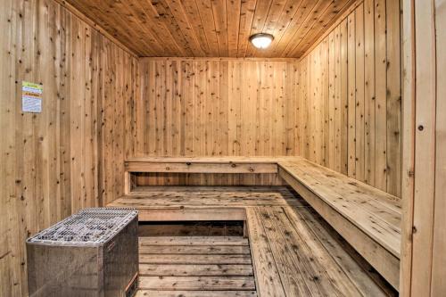 Nisswa Townhome with Boat Slip and Gull Lake Access!