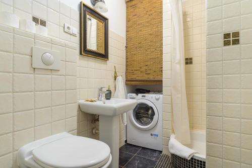 Miodowa Street P&O Serviced Apartments M3 - image 10