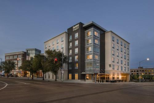 Fairfield by Marriott Inn & Suites Dayton Downtown, Dayton