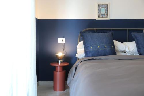 Double Room with Balcony image 10