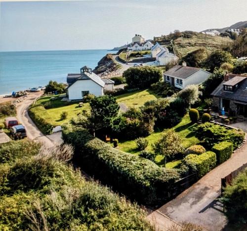 Beach Front Coastal Retreat with Sea Views in Stokenham