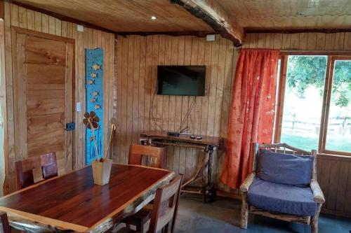 Cabaña El artesano Puyehue (Cabana El artesano Puyehue) in ปูเยอวย