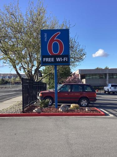 Motel 6-Reno NV - Livestock Events Center - image 6