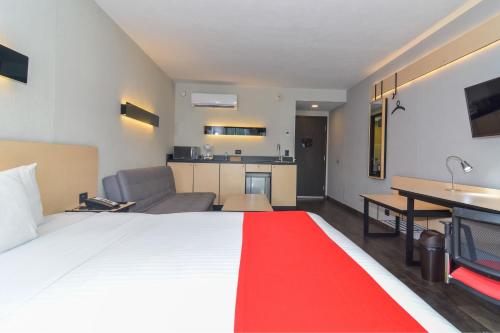 City Express Plus by Marriott Medellín Colombia