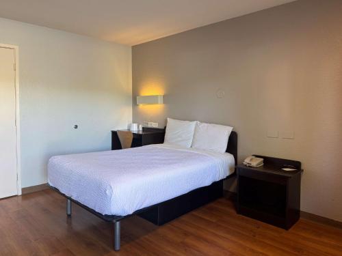 1 queen bed