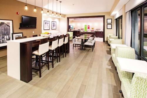 . Hampton Inn Elizabethtown